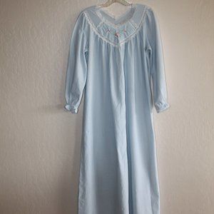 VINTAGE KITTENS FLEECE GRANNY NIGHTGOWN DRESS PAJAMAS SZ M BABY BLUE LACE USA